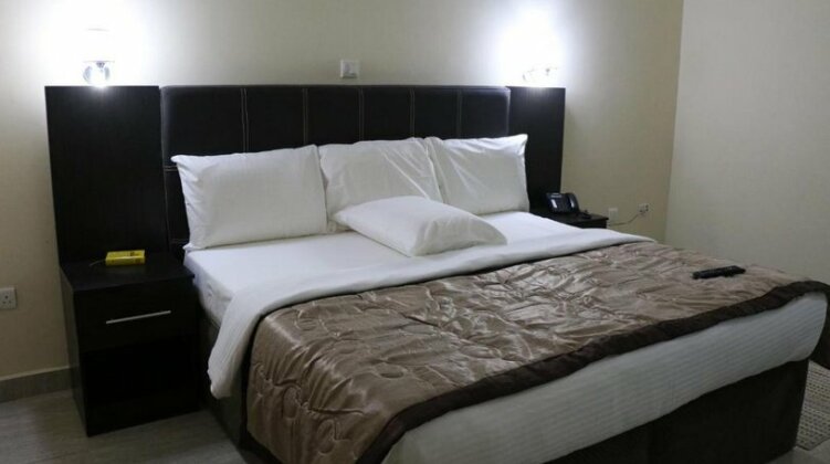 Forever Hotel & Suites - Photo2