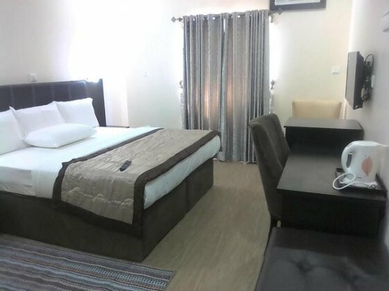 Forever Hotel & Suites - Photo4