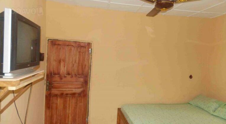 B Option Suite & Garden - Photo5