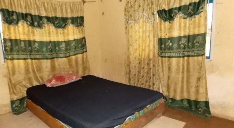G 12 Hotel - Photo5