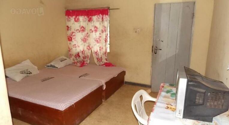 Moshood Busari Brishood Hotel - Photo5