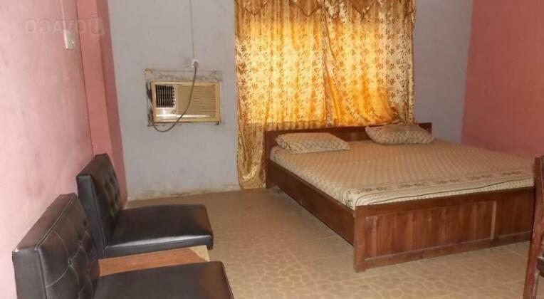 Silver Palace Motel - Photo2