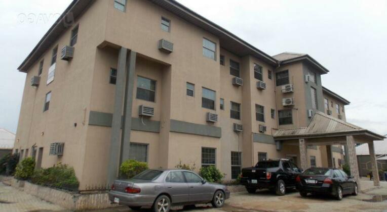 Pizzazz Hotels & Suites - Photo2