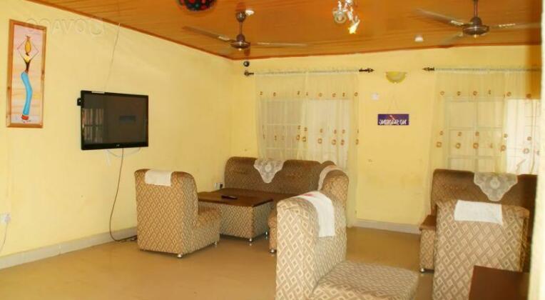 Crown Alexandral Hotel - Photo4