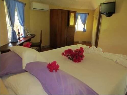 Paraiso Beach Hotel - Photo2