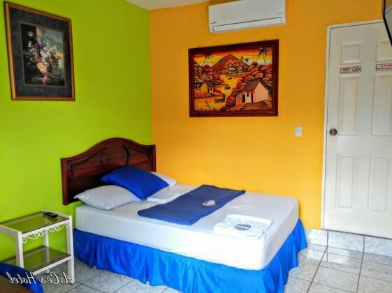 Arce's Hotel - Photo4