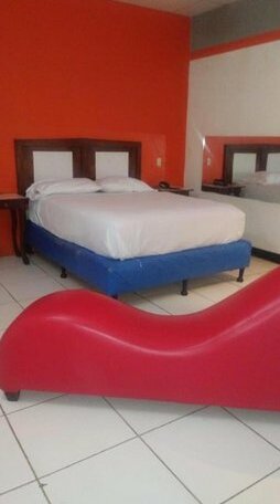 Bonilla Auto Hotel - Photo3