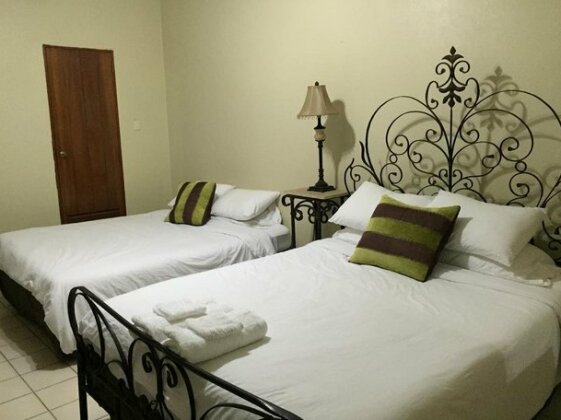 Paz de Luna Bed & Breakfast - Photo4
