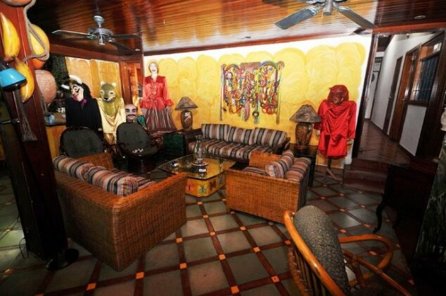 Hostal Real Los Robles - Photo4