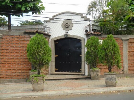 Hotel El Almendro Managua