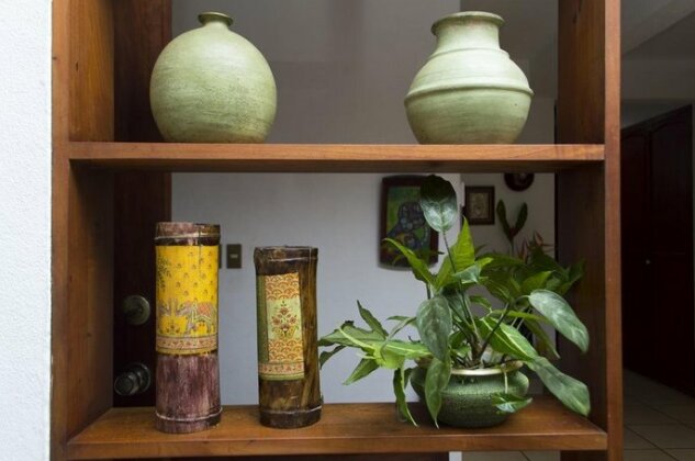 Lolita's Bed and Breakfast - Photo2