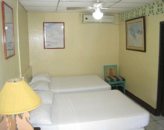 Hotel Ivania's - Photo5