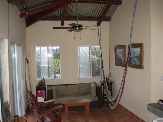 Las Palmas Surf Lodge - Photo3