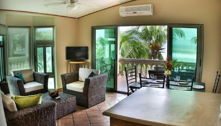 Villas Iguana A-15 Beachfront Condo - Photo2