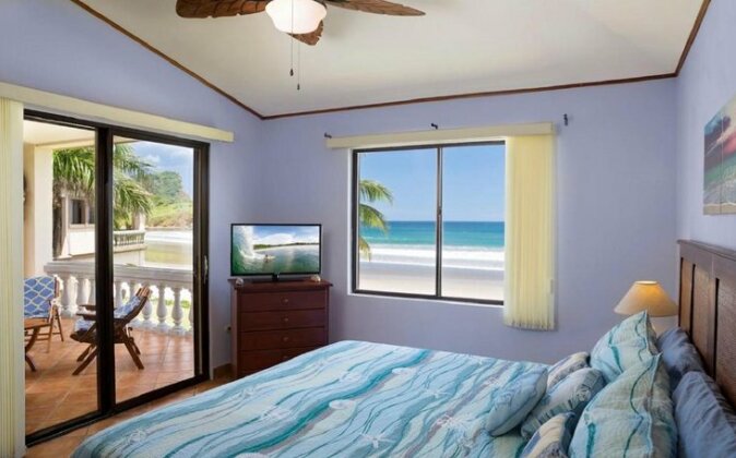 Villas Iguana A-8 Beachfront Condo - Photo3