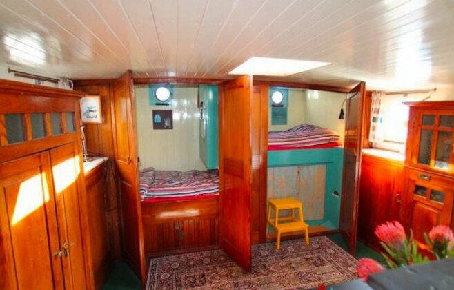 A351 Bed & Breakfast Studio on a Houseboat - Photo4