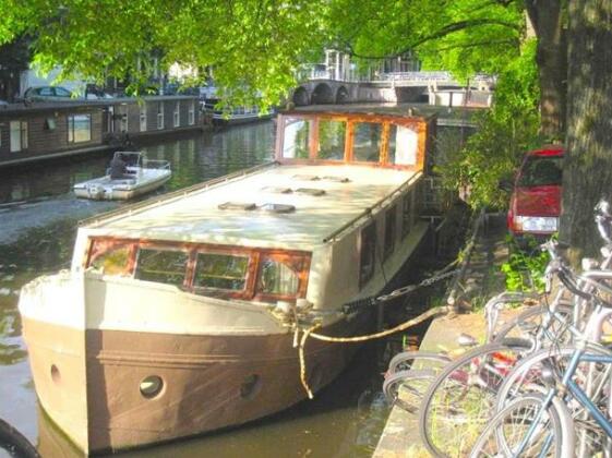 A372 Private Houseboat Amsterdam City Centre