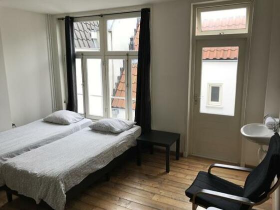 Amsterdam Extreme Guesthouse - Photo2