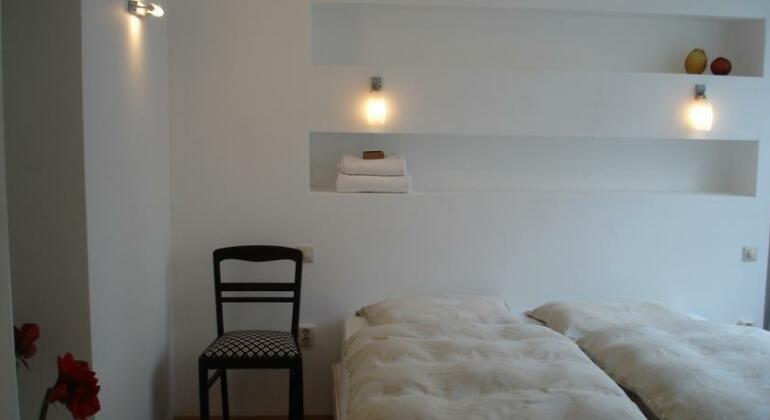 Bed in Amsterdam - Photo5