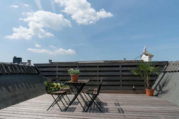 Canal apartment 17th Century inc roof terrace - Photo4