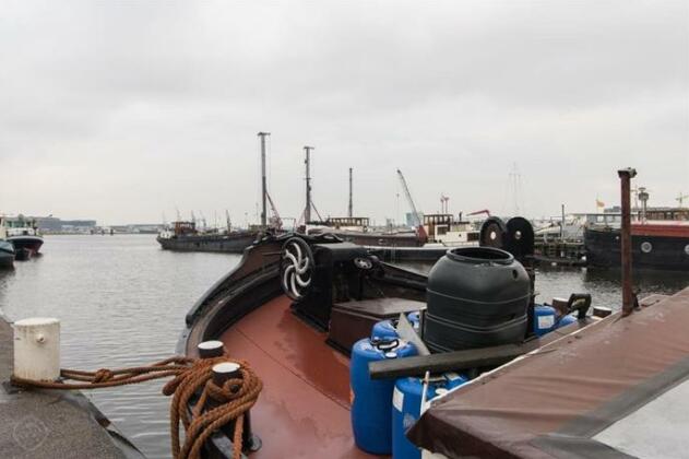 Captain's Lodge Houseboat