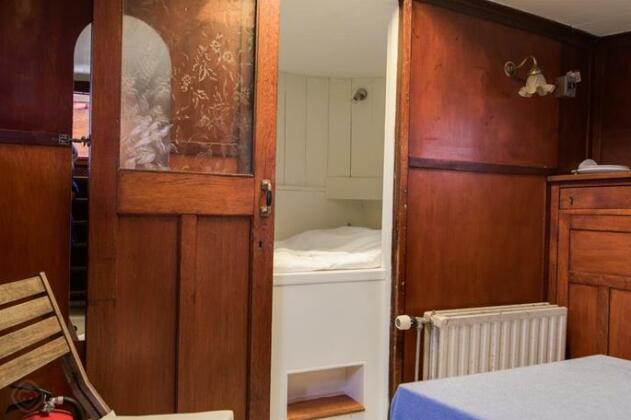 Captain's Lodge Houseboat - Photo3