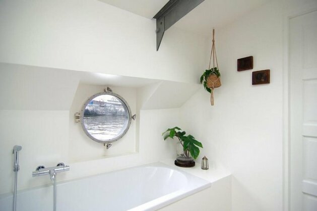 Eco HouseBoat - Photo5