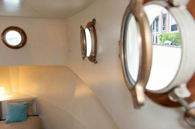 Houseboat in citycenter - Photo3