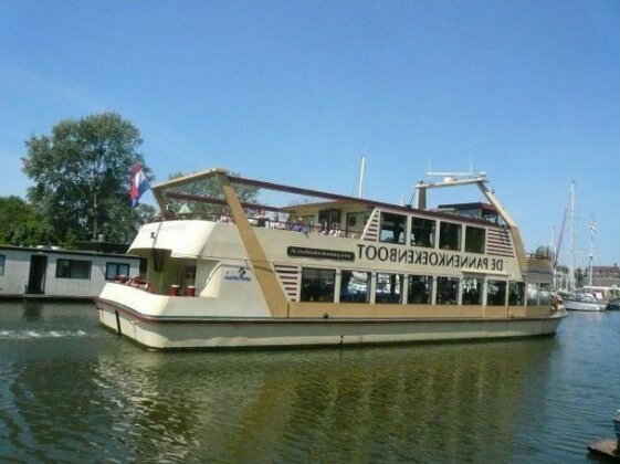 Houseboat Vliegenbos