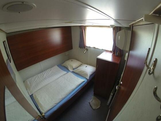 Luxury Hotelboat Zwaantje - Photo3