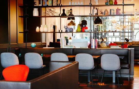 Motel One Amsterdam - Photo2