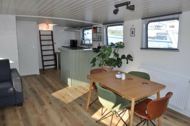 Private Lodge on Houseboat Amsterdam - Photo2