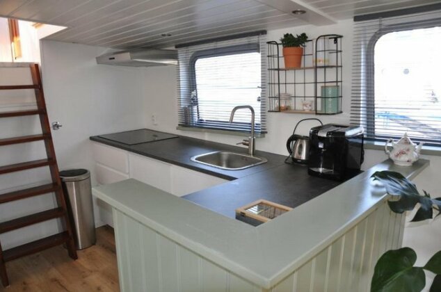 Private Lodge on Houseboat Amsterdam - Photo4
