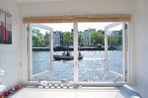 Rent A Houseboat - Photo5
