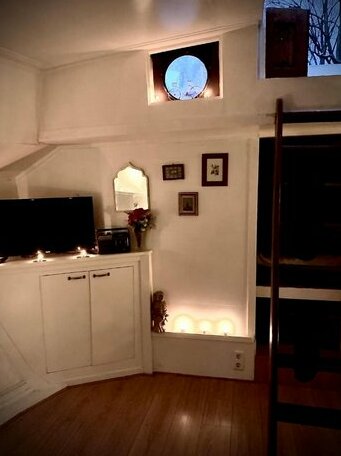 Romantic Houseboat - Photo4