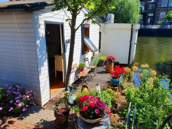 Romantic quiet studio on the canal - Photo2