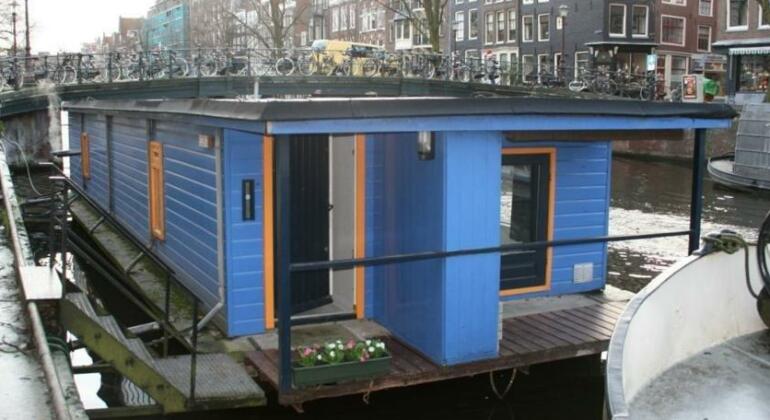 The Blue Houseboat - Photo5