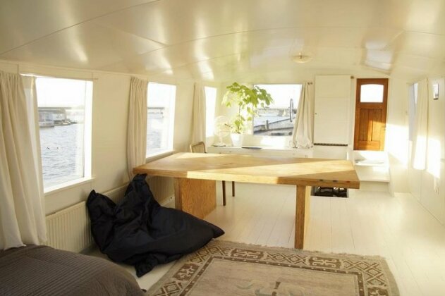 The Island Houseboat - Photo3
