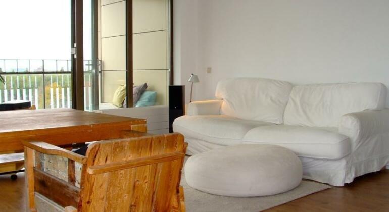 Warm and Cozy Apartment - Photo4