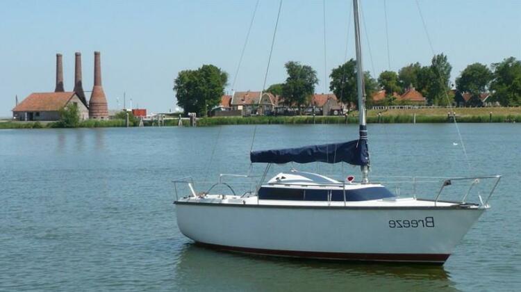 Zeilboot Aan Het IJsselmeer - Photo2