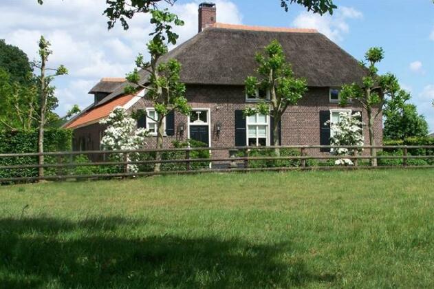 B&B Farmhouse De Loksheuvel