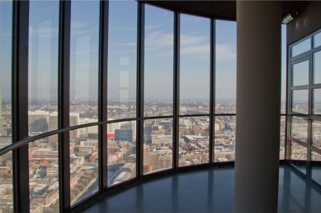 Amazing SkyStudio on 30th floor 735 - Photo4