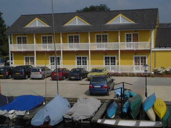 Jachthaven & Motel Borger