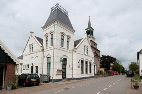 Warder - Photo2