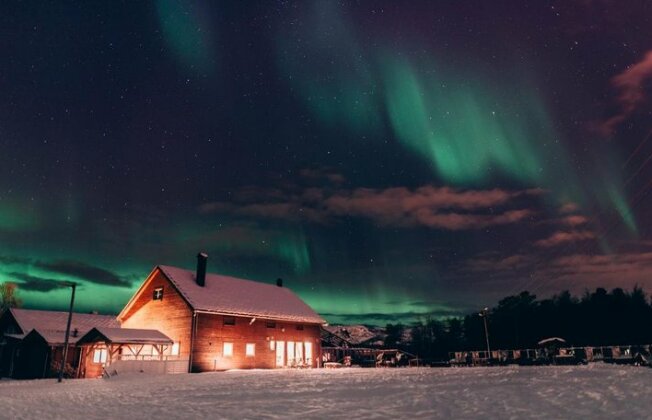 Holmen Husky Lodge