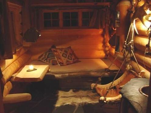 Engholm Husky Design Lodge - Photo5