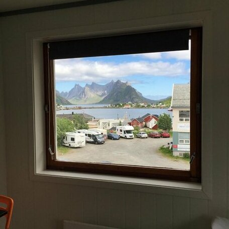 Lofoten Bed & Breakfast Reine - Rooms & Apartments - Photo5