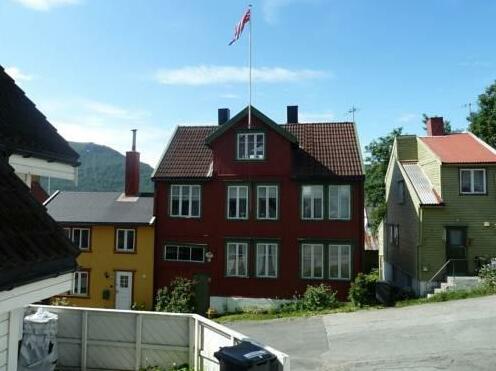 Red Old House Tromso Apartment - Photo2