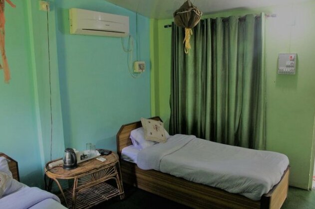 Suklaphanta Jungle Cottage - Photo4