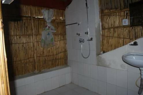 Chitwan Bamboo Lodge - Photo4